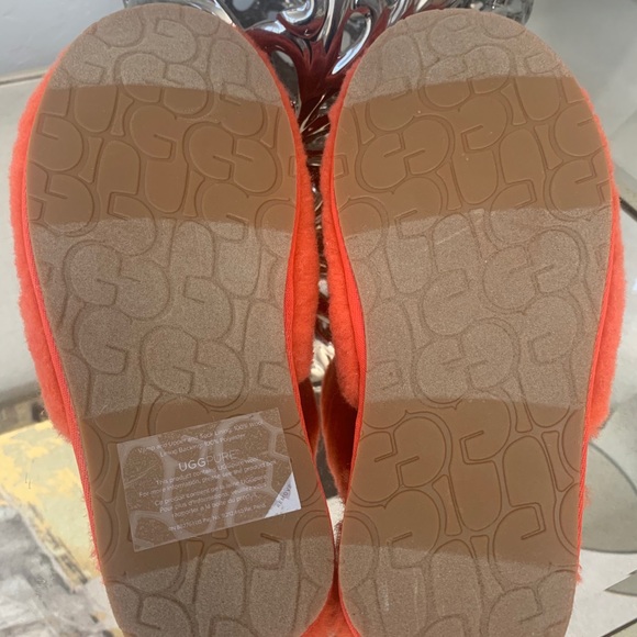 UGG Fluffette Slipper - Picture 7 of 7